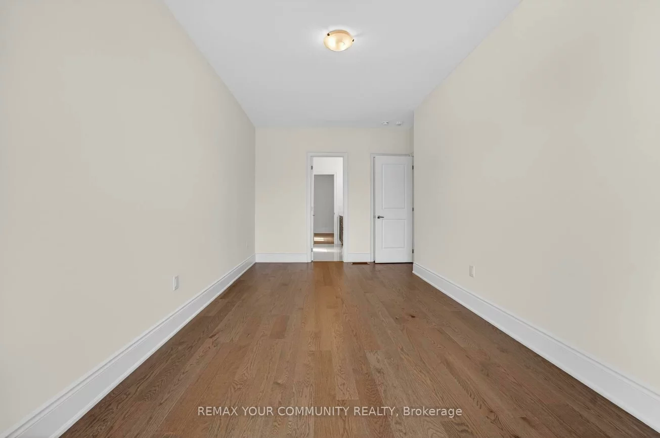 5, Garriock Hall, King City, King