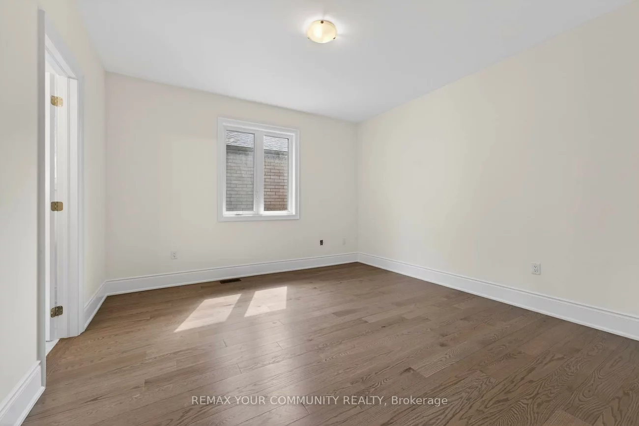 5, Garriock Hall, King City, King