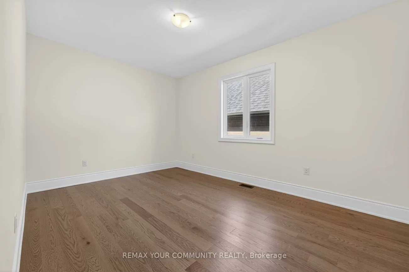 5, Garriock Hall, King City, King