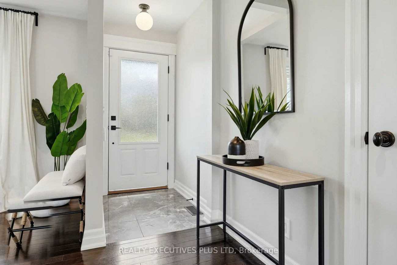 9, Hazelbury, Nobleton, King