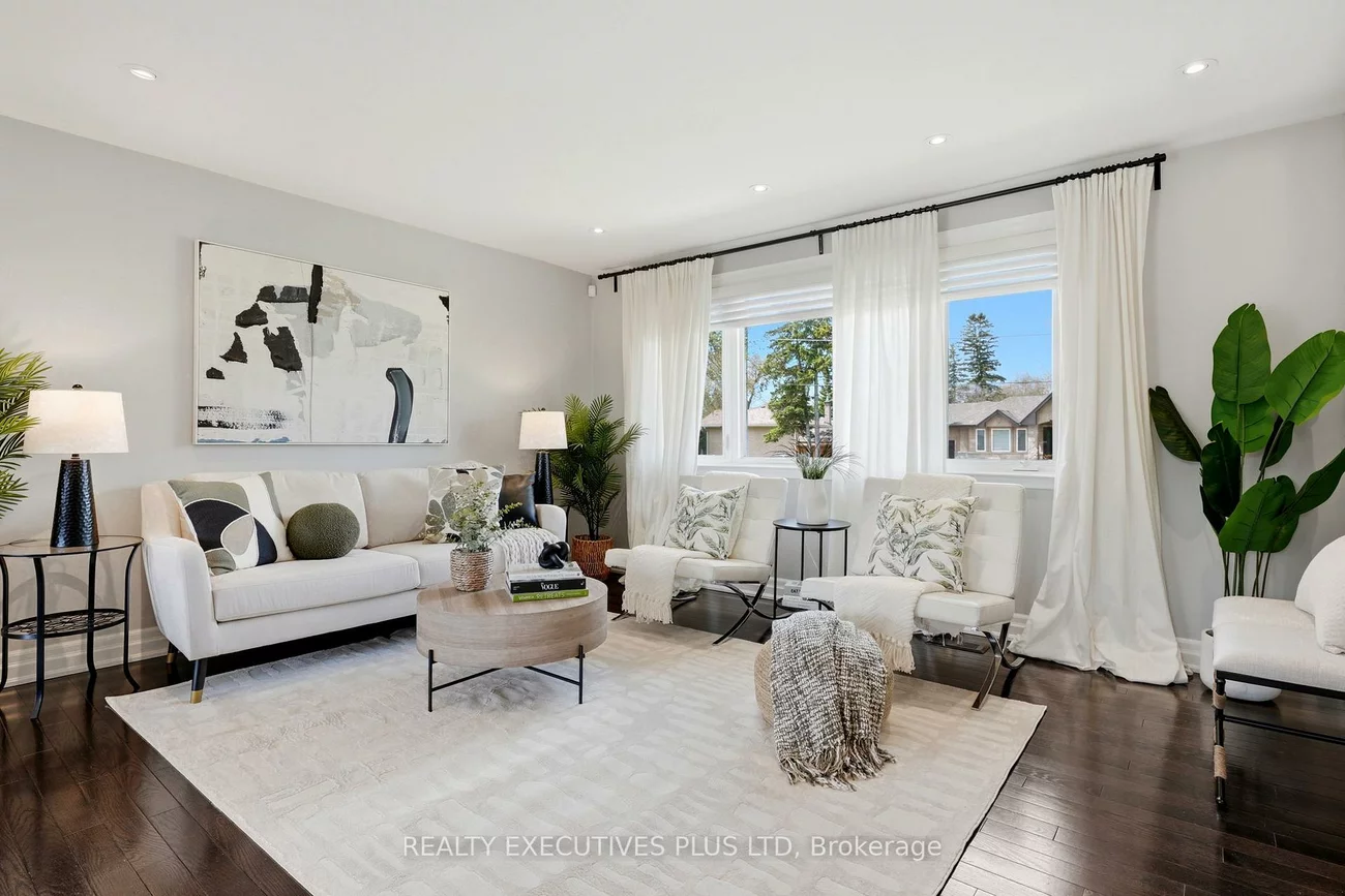 9, Hazelbury, Nobleton, King