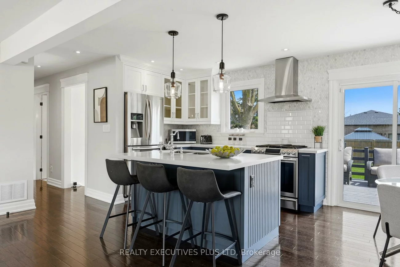 9, Hazelbury, Nobleton, King