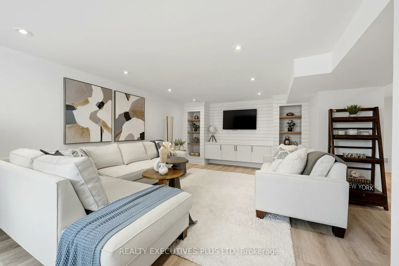 9, Hazelbury, Nobleton, King