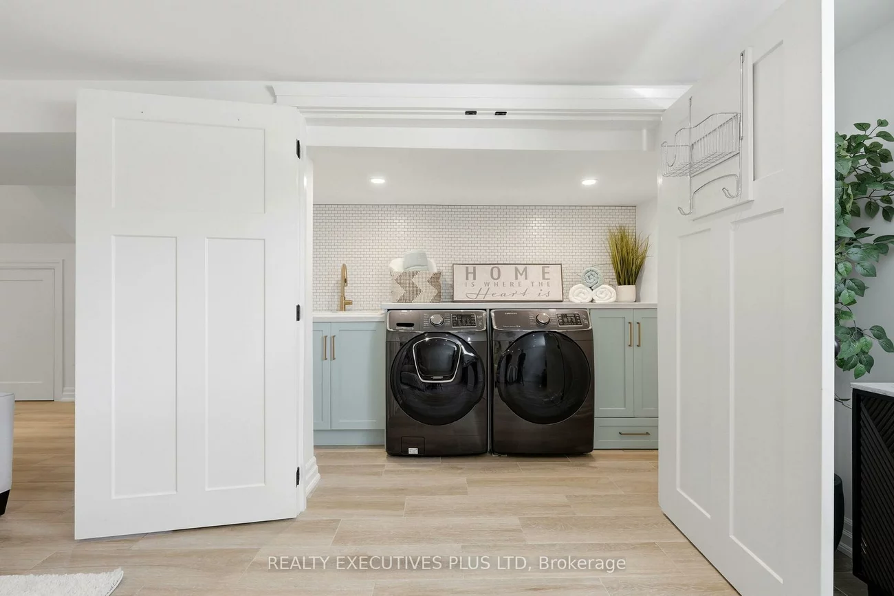 9, Hazelbury, Nobleton, King