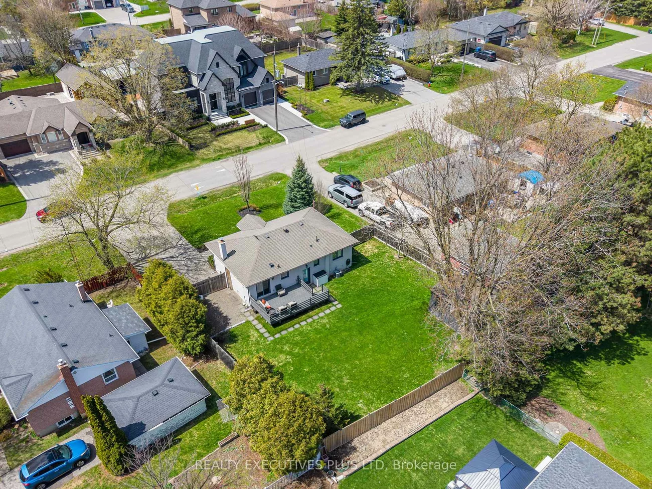 9, Hazelbury, Nobleton, King