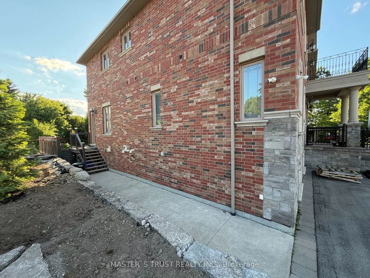 13086, Keele, King City, King