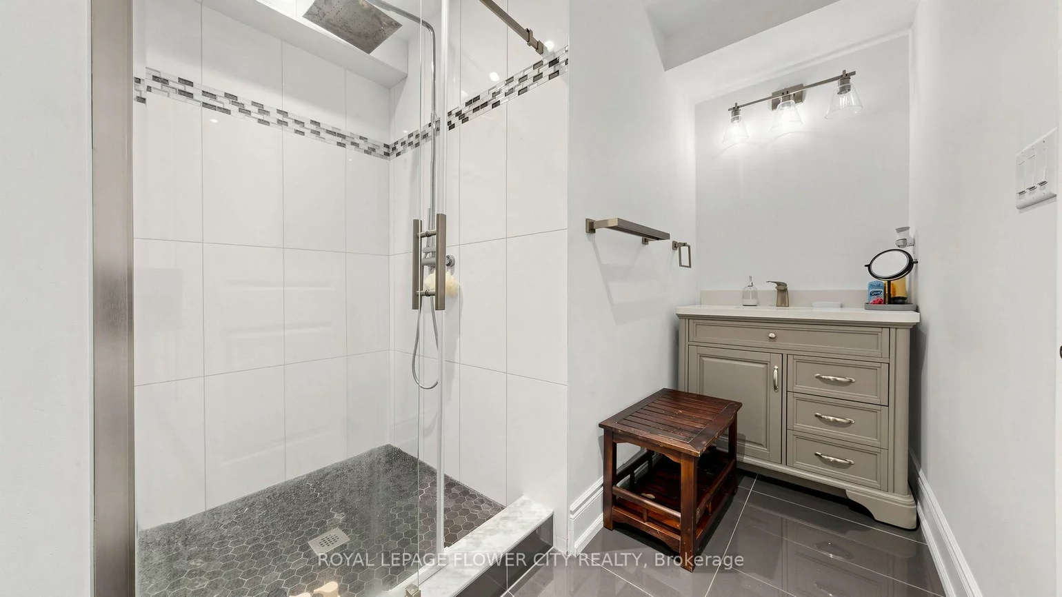 12, Paradise Valley, Nobleton, King