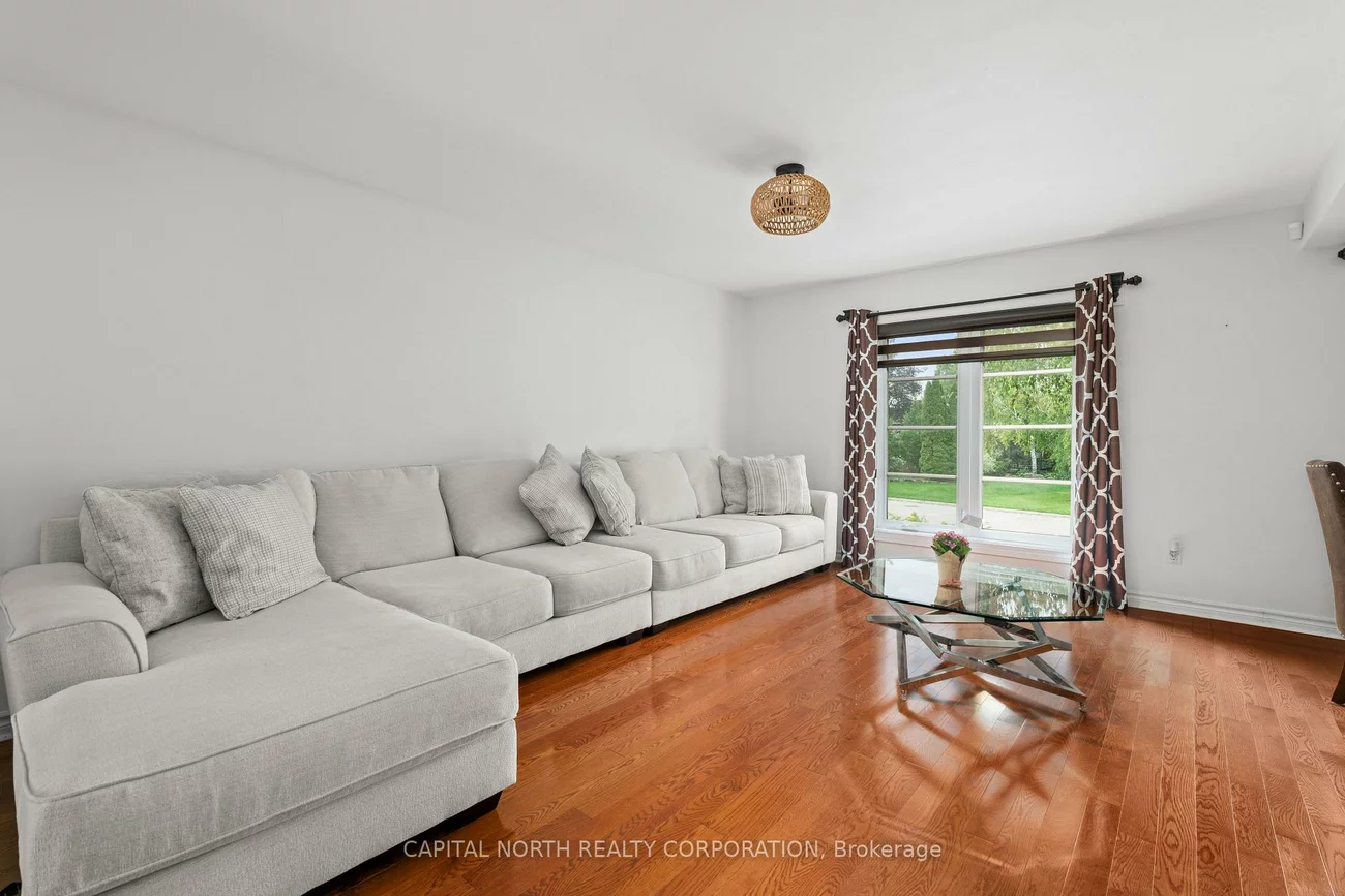 56, Ellis, Nobleton, King