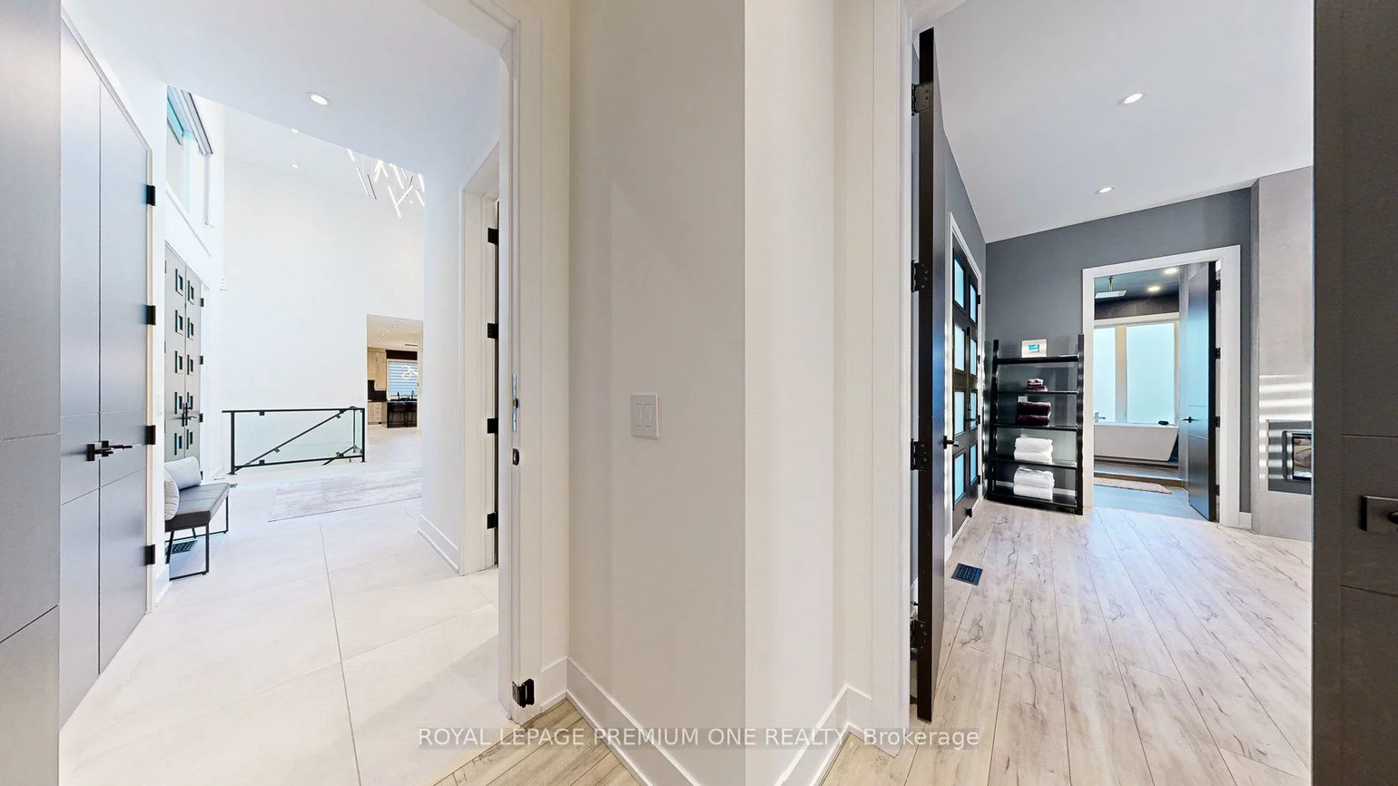 11, Hollywood, Nobleton, King