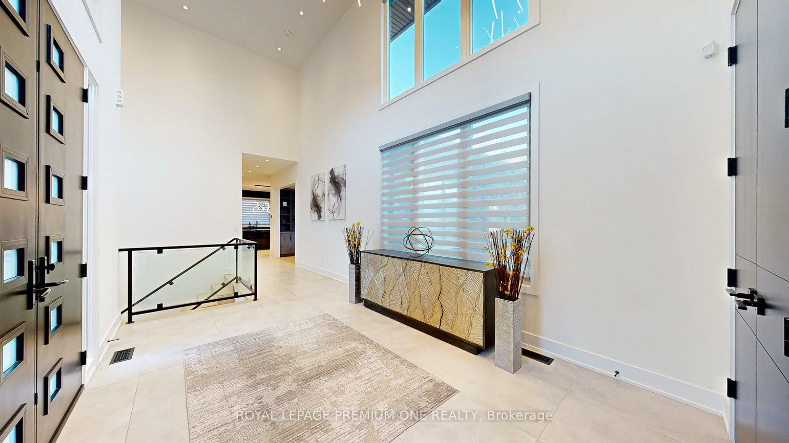 11, Hollywood, Nobleton, King