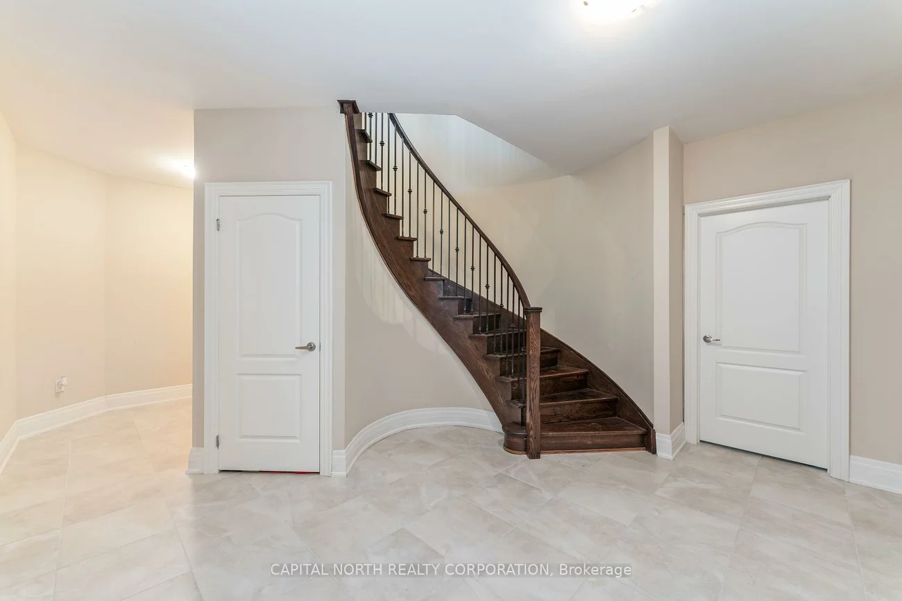 7, Kinghorn, King City, King