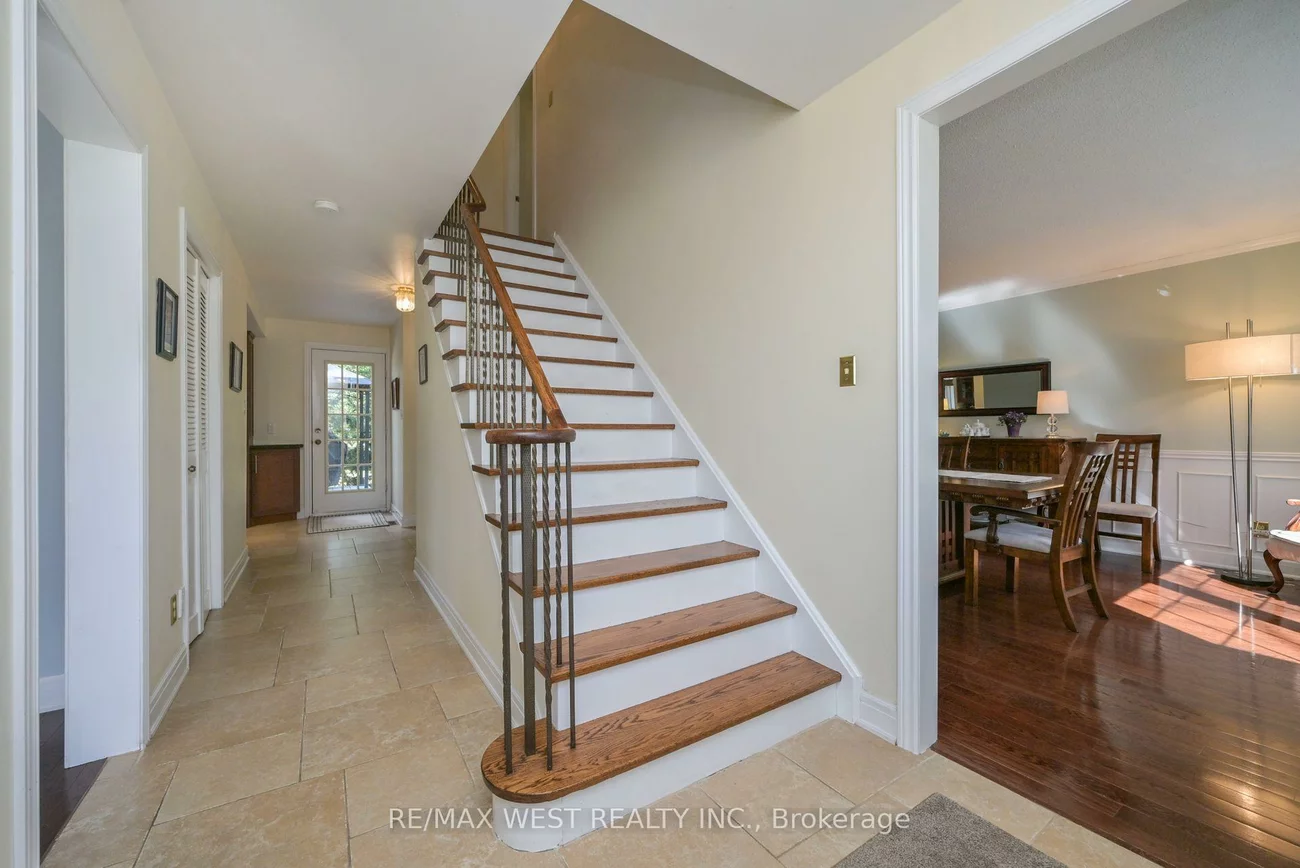 24, Cedarwood, Nobleton, King