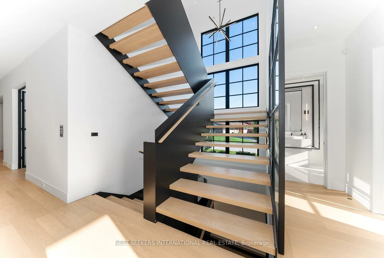6, Forestave, Nobleton, King