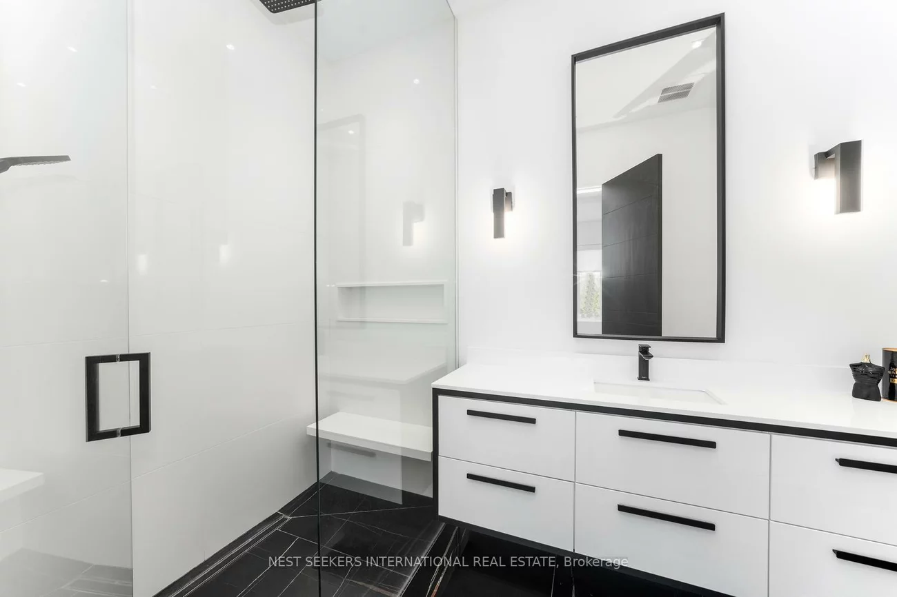 6, Forestave, Nobleton, King