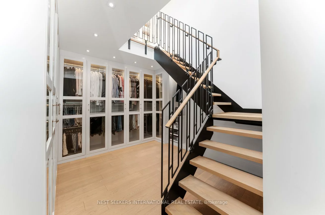 6, Forestave, Nobleton, King