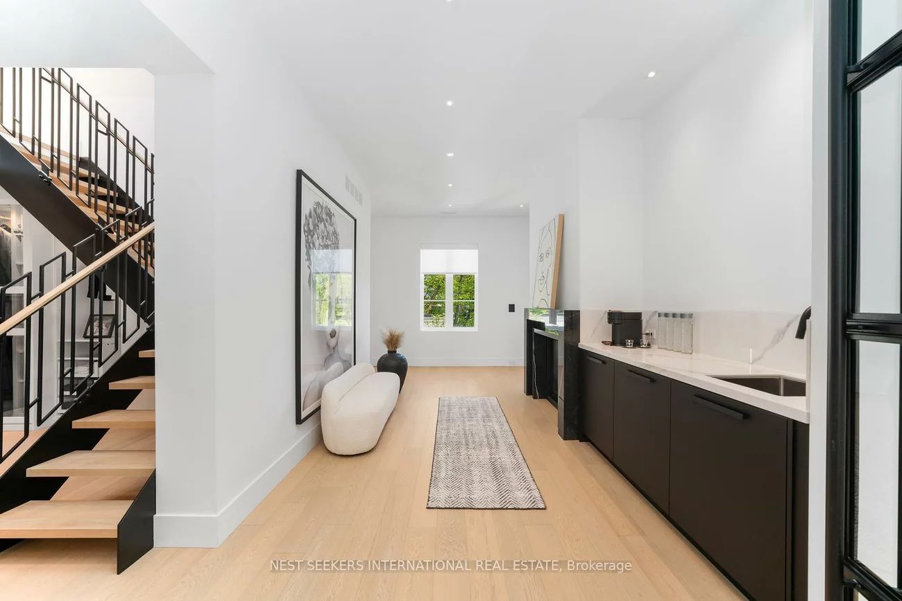 6, Forestave, Nobleton, King
