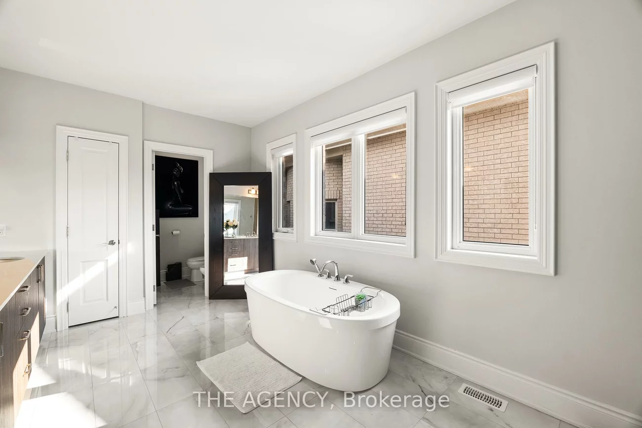 2, Lake Lenora, Nobleton, King