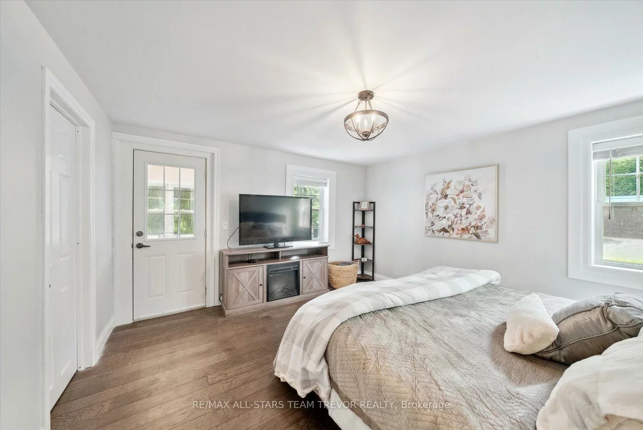 380A, Main, Schomberg, King