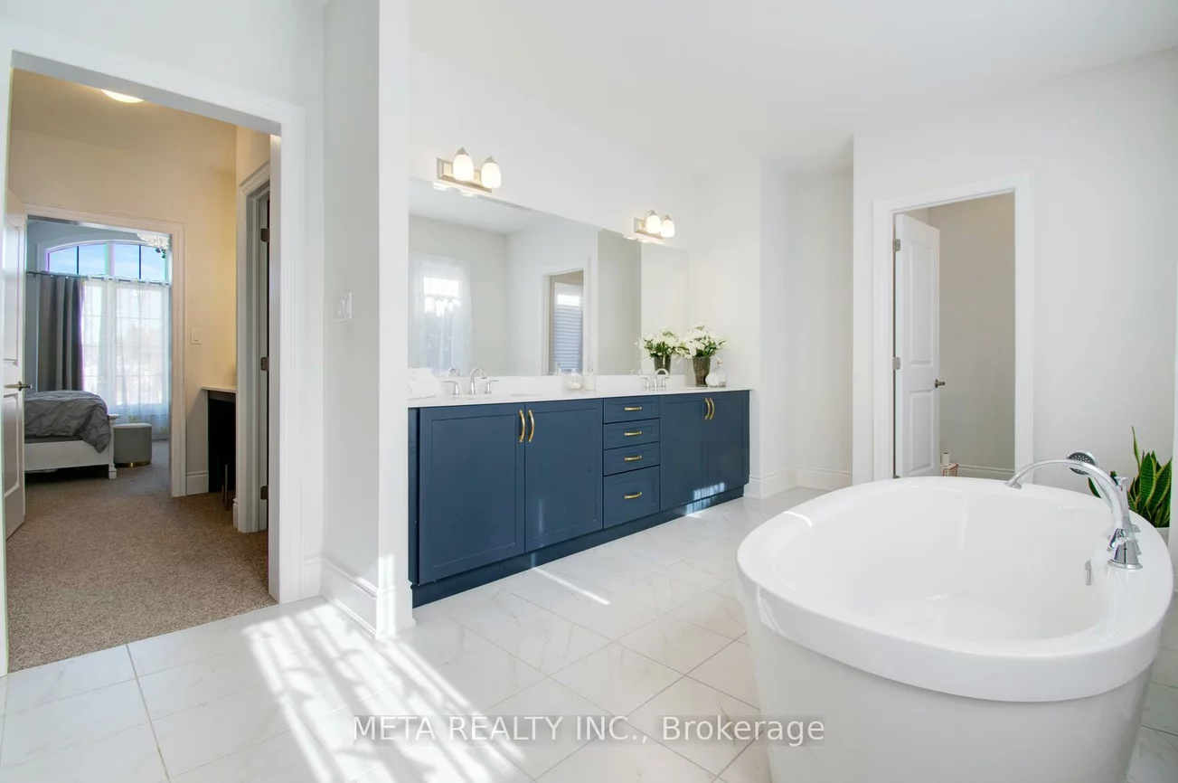 90, Broad, Nobleton, King
