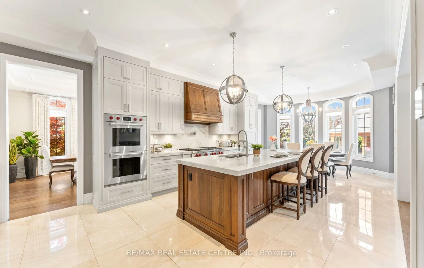 60, Skyline, Nobleton, King