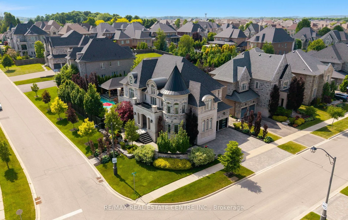 60, Skyline, Nobleton, King