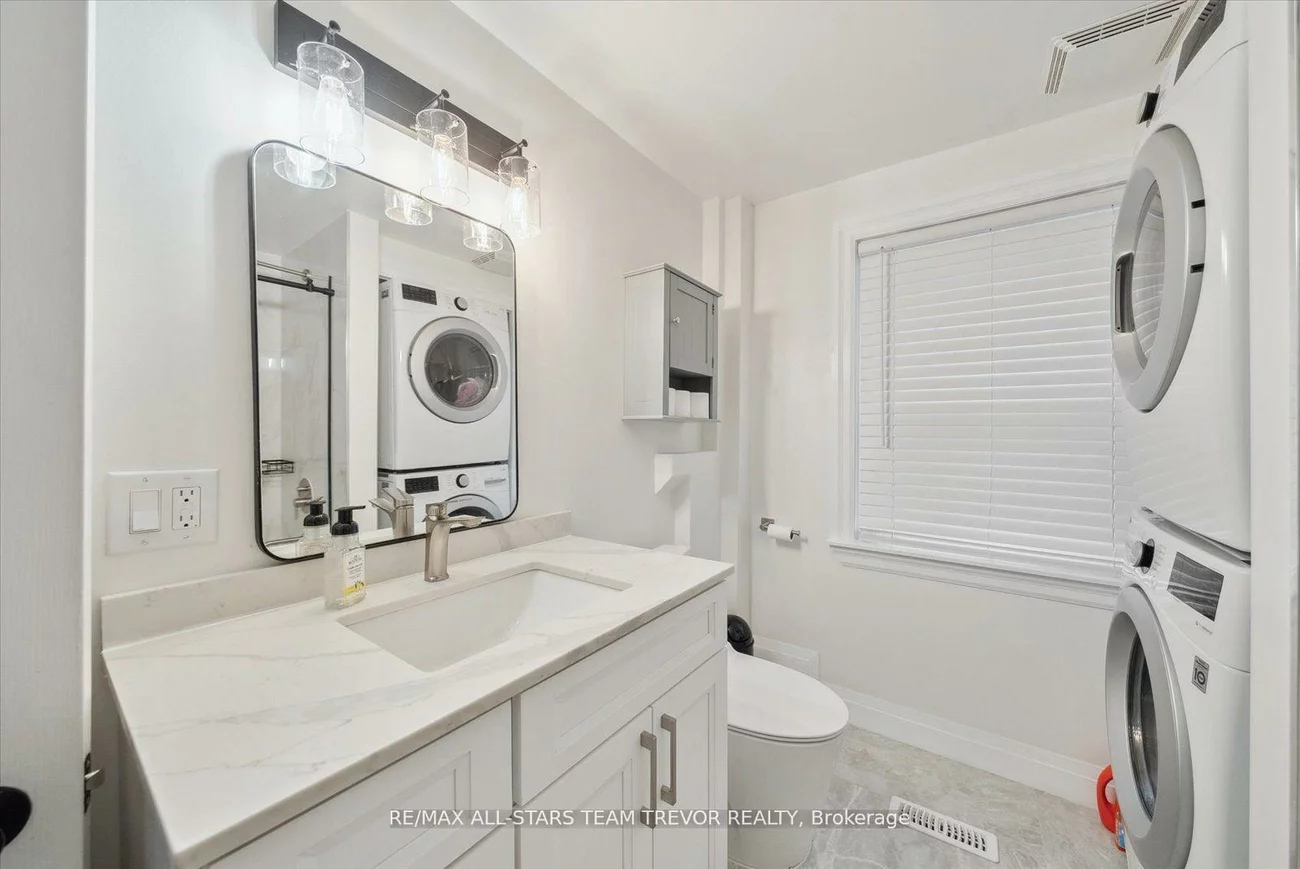 380A, Main, Schomberg, King