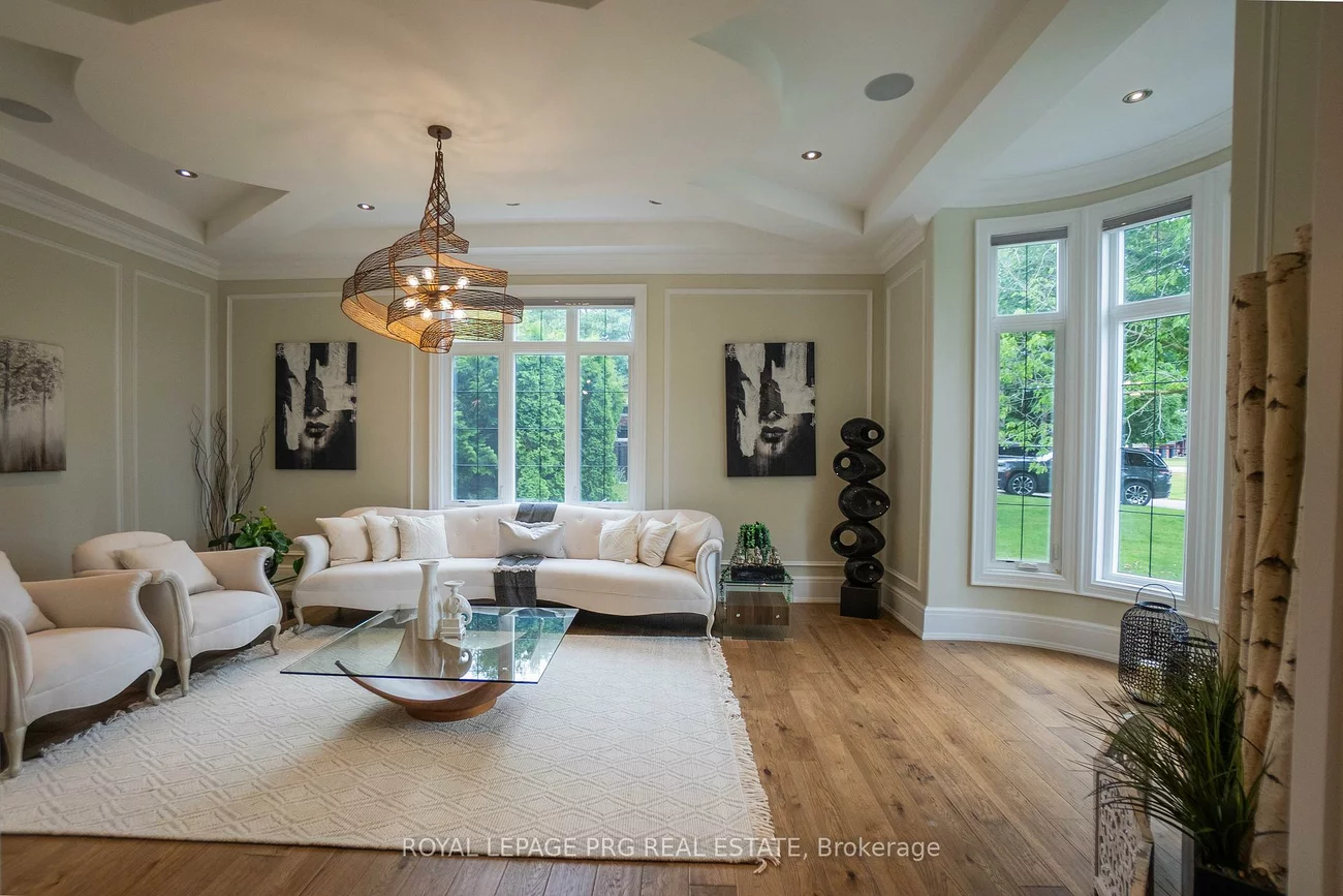 12, Hollywood, Nobleton, King
