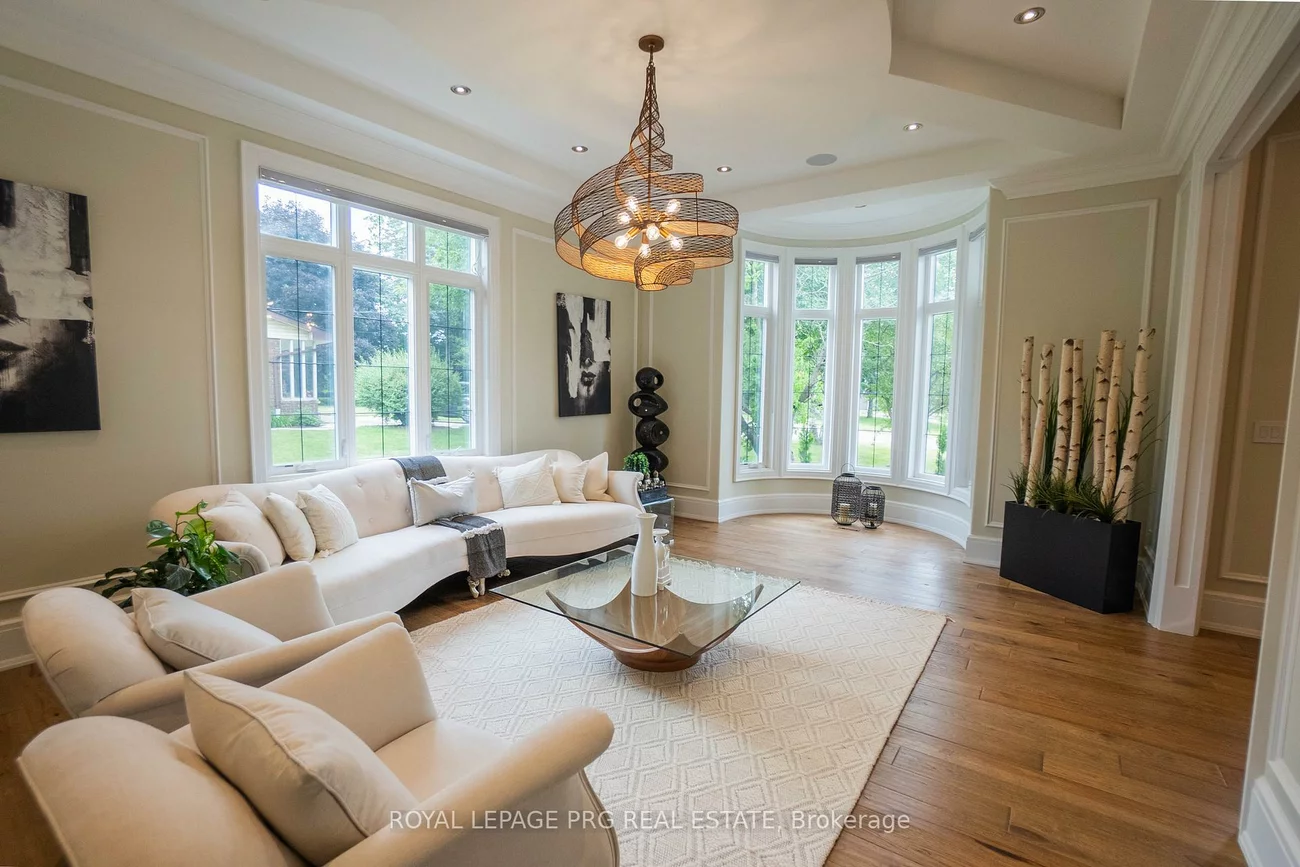 12, Hollywood, Nobleton, King
