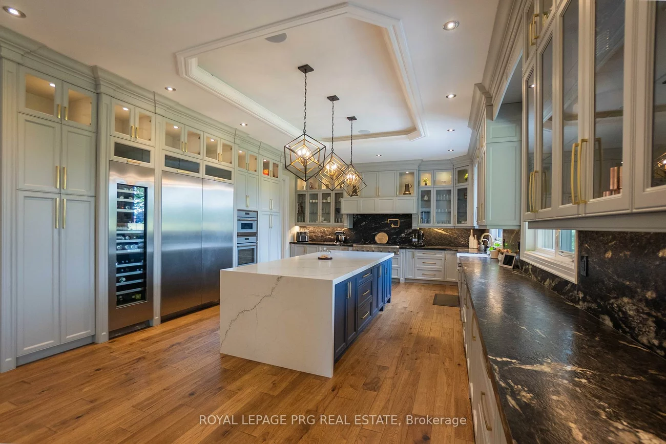 12, Hollywood, Nobleton, King