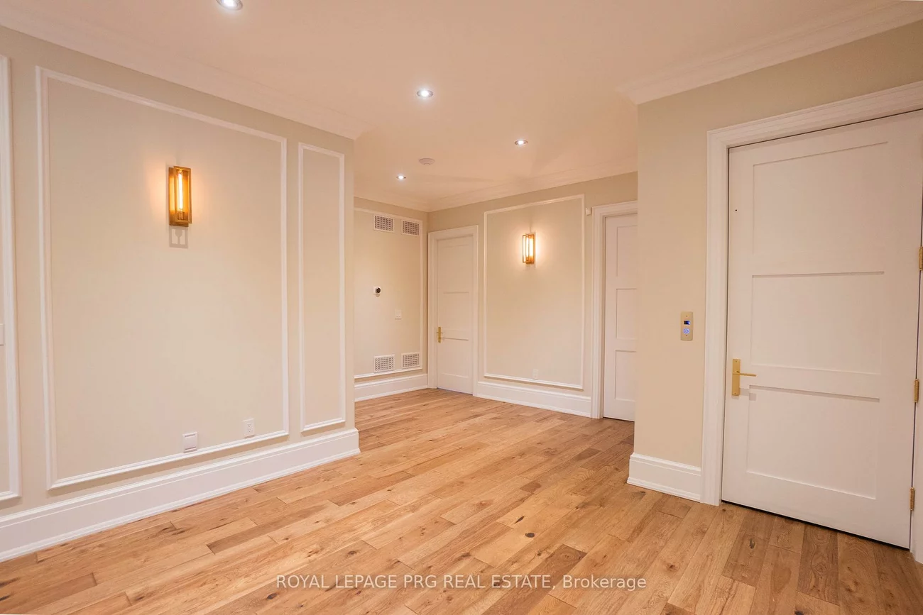 12, Hollywood, Nobleton, King