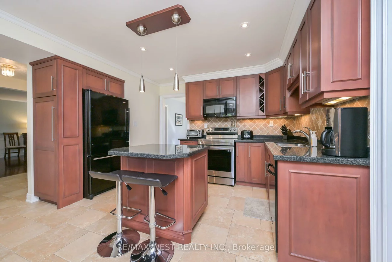 24, Cedarwood, Nobleton, King