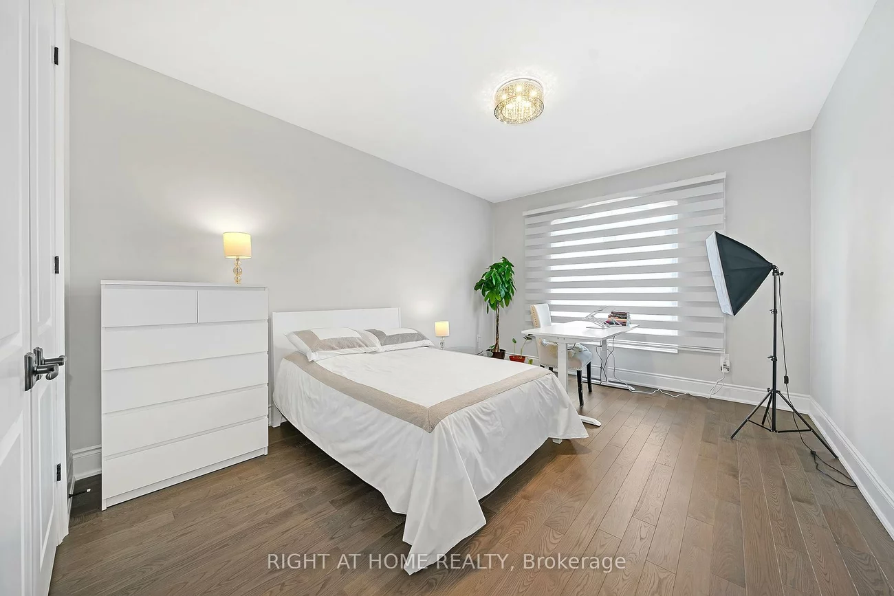 45, Cairns, King City, King
