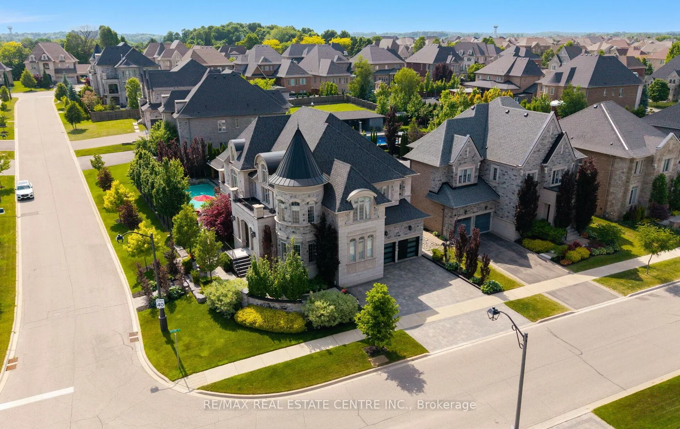 60, Skyline, Nobleton, King