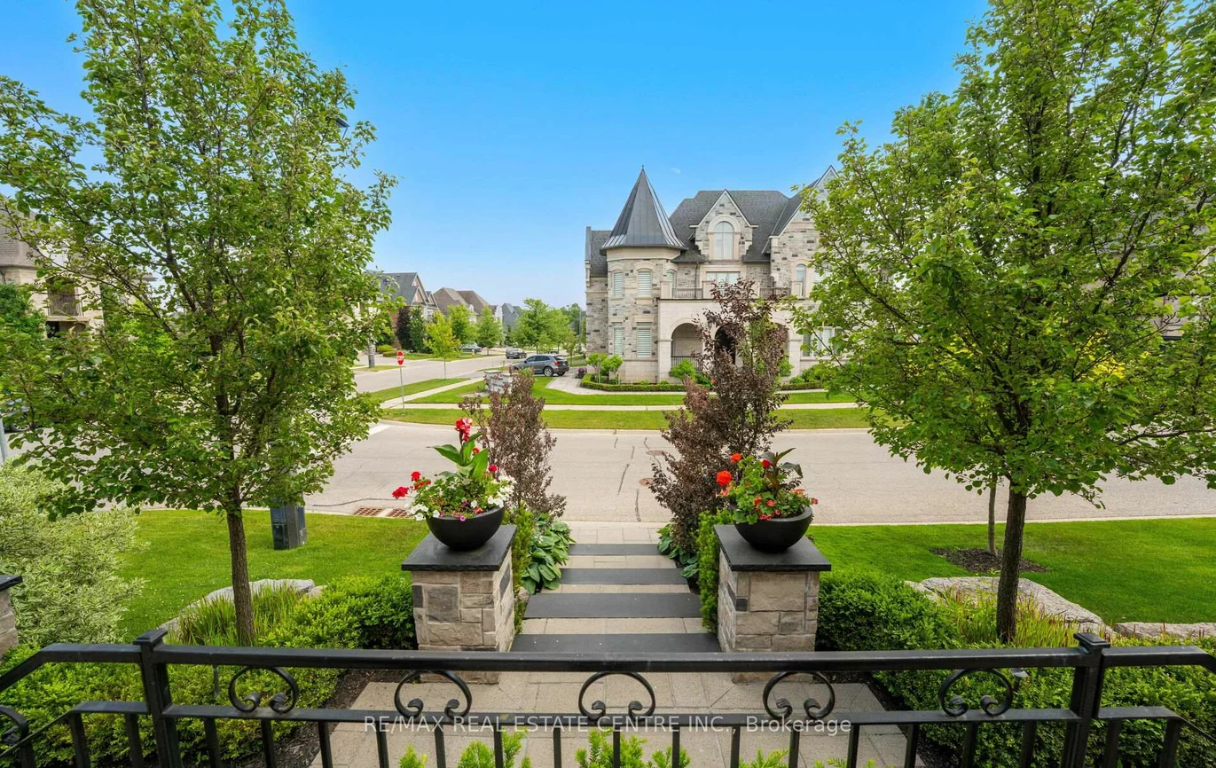 60, Skyline, Nobleton, King