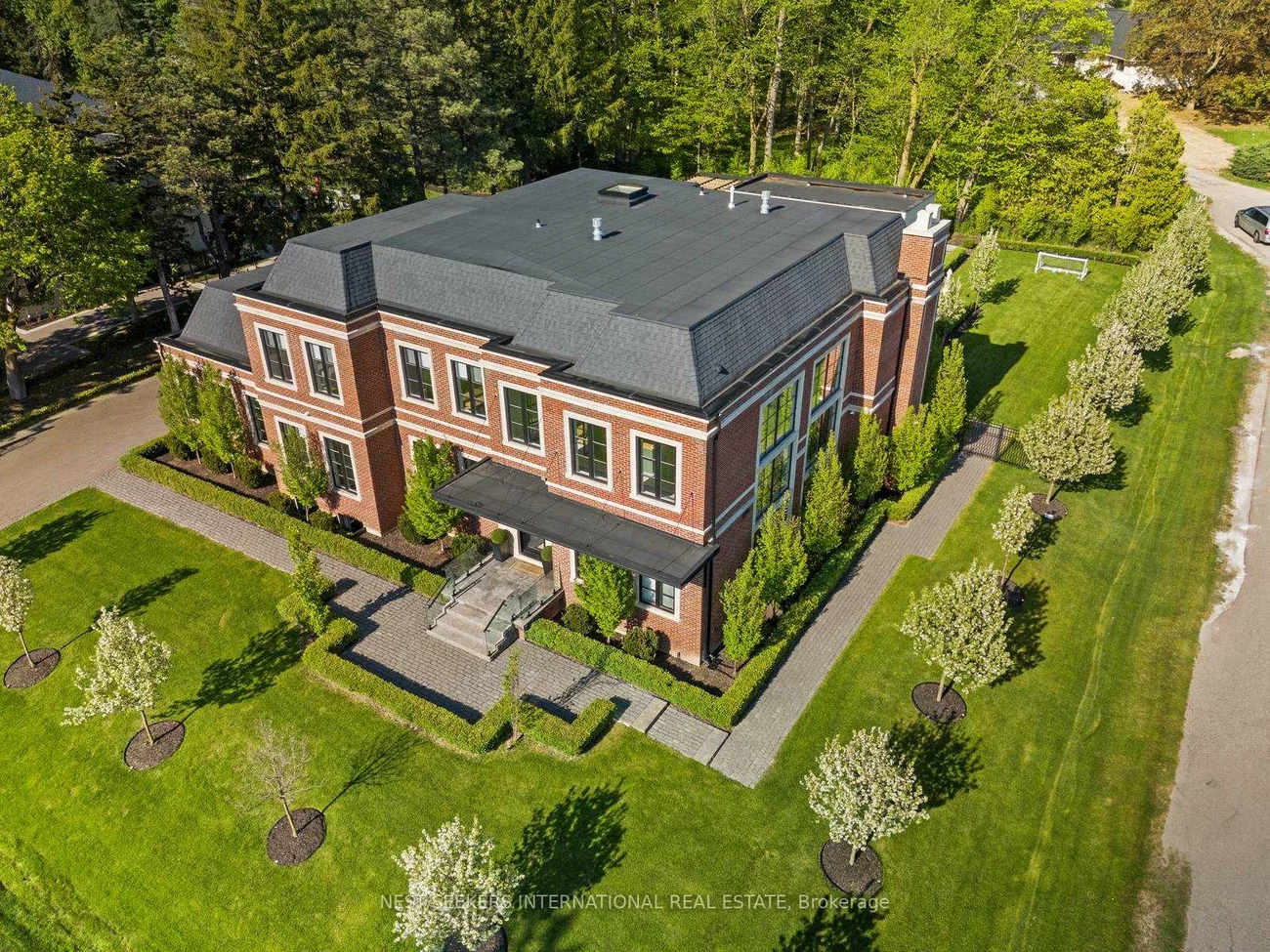 6, Forestave, Nobleton, King