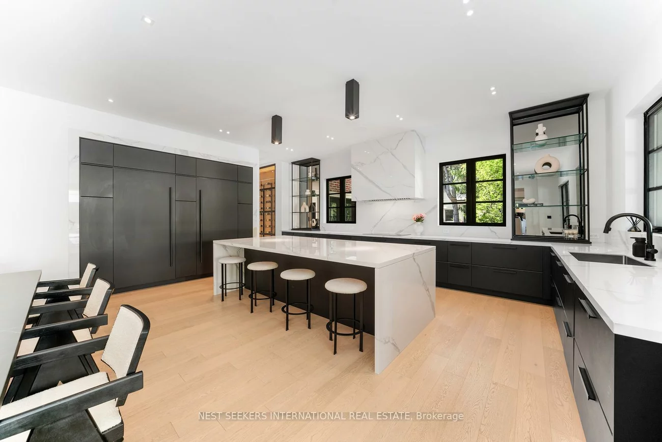 6, Forestave, Nobleton, King