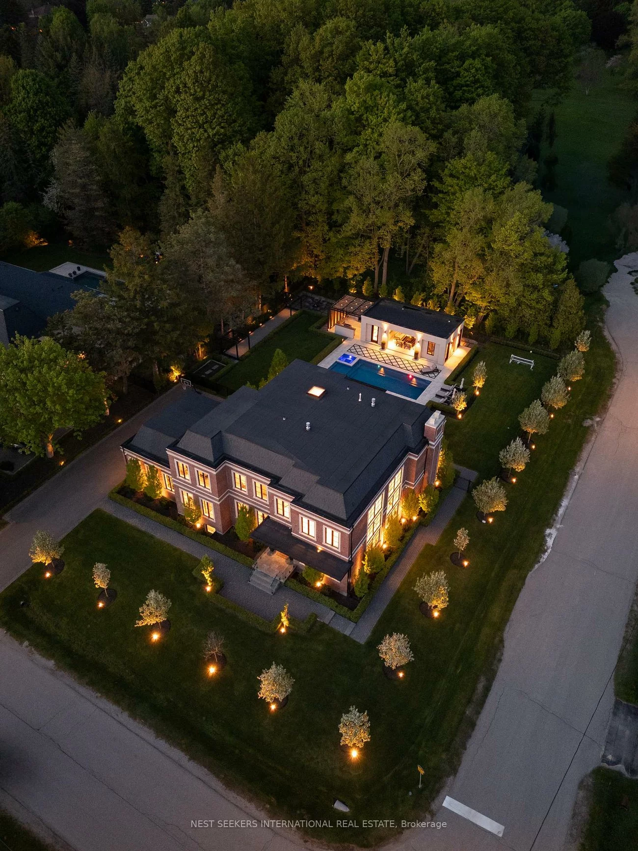 6, Forestave, Nobleton, King
