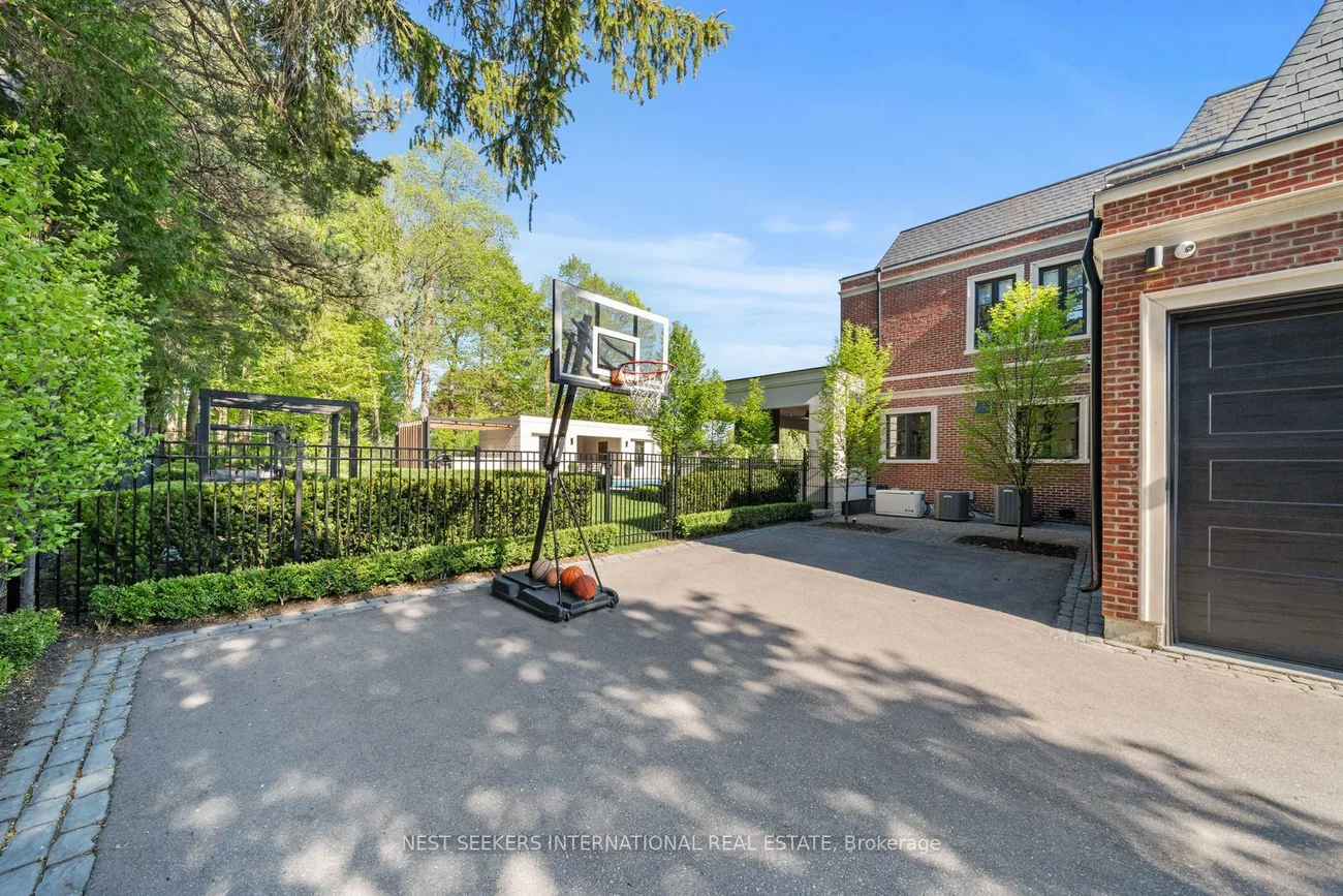6, Forestave, Nobleton, King