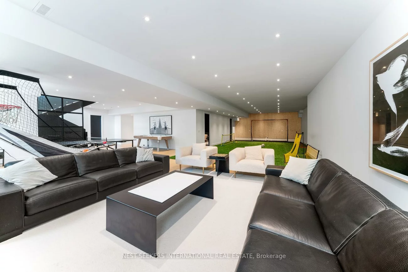 6, Forestave, Nobleton, King