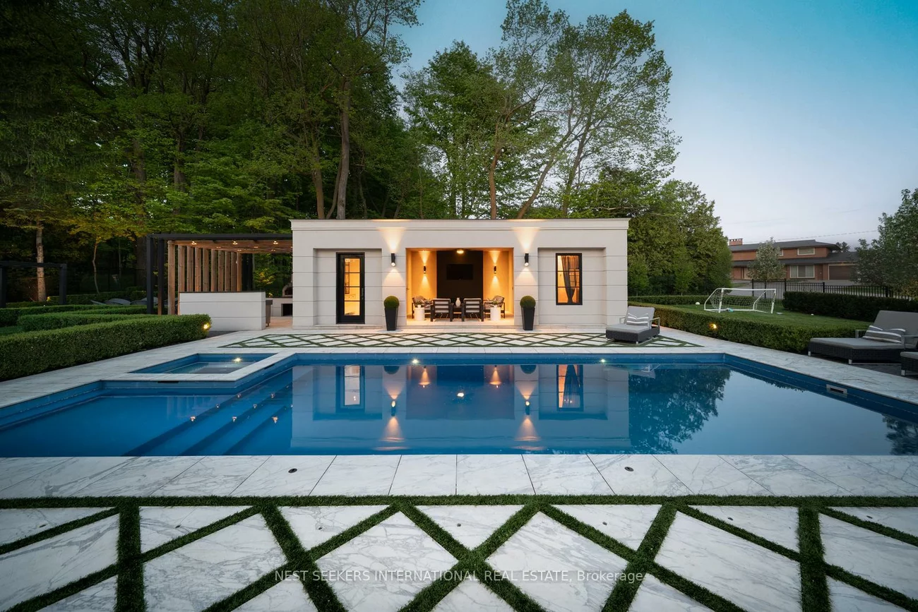 6, Forestave, Nobleton, King