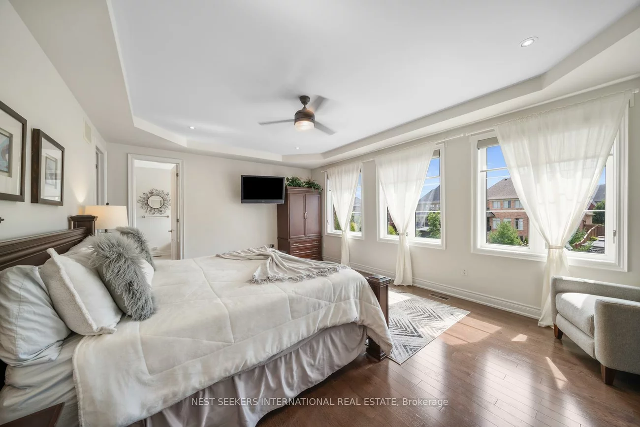 9, Larkin, Nobleton, King