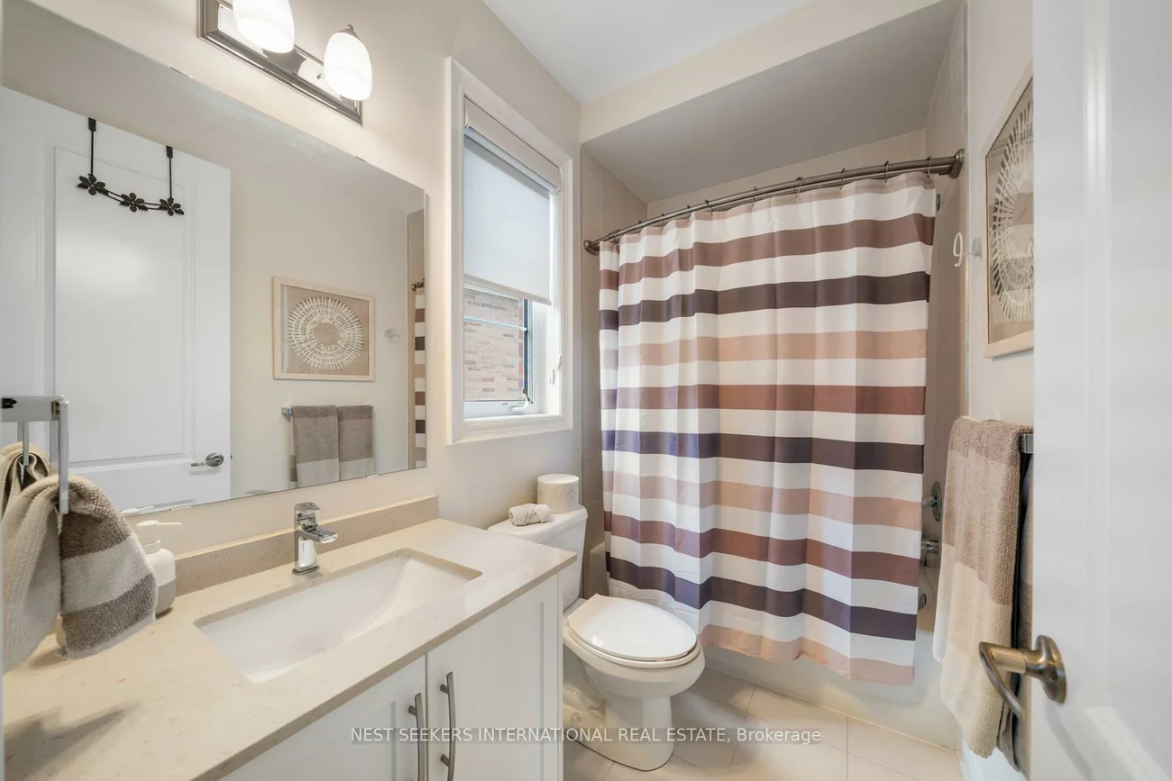 9, Larkin, Nobleton, King