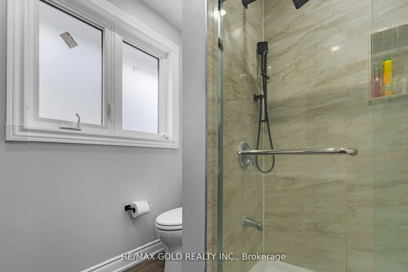 6820, 16th, Nobleton, King