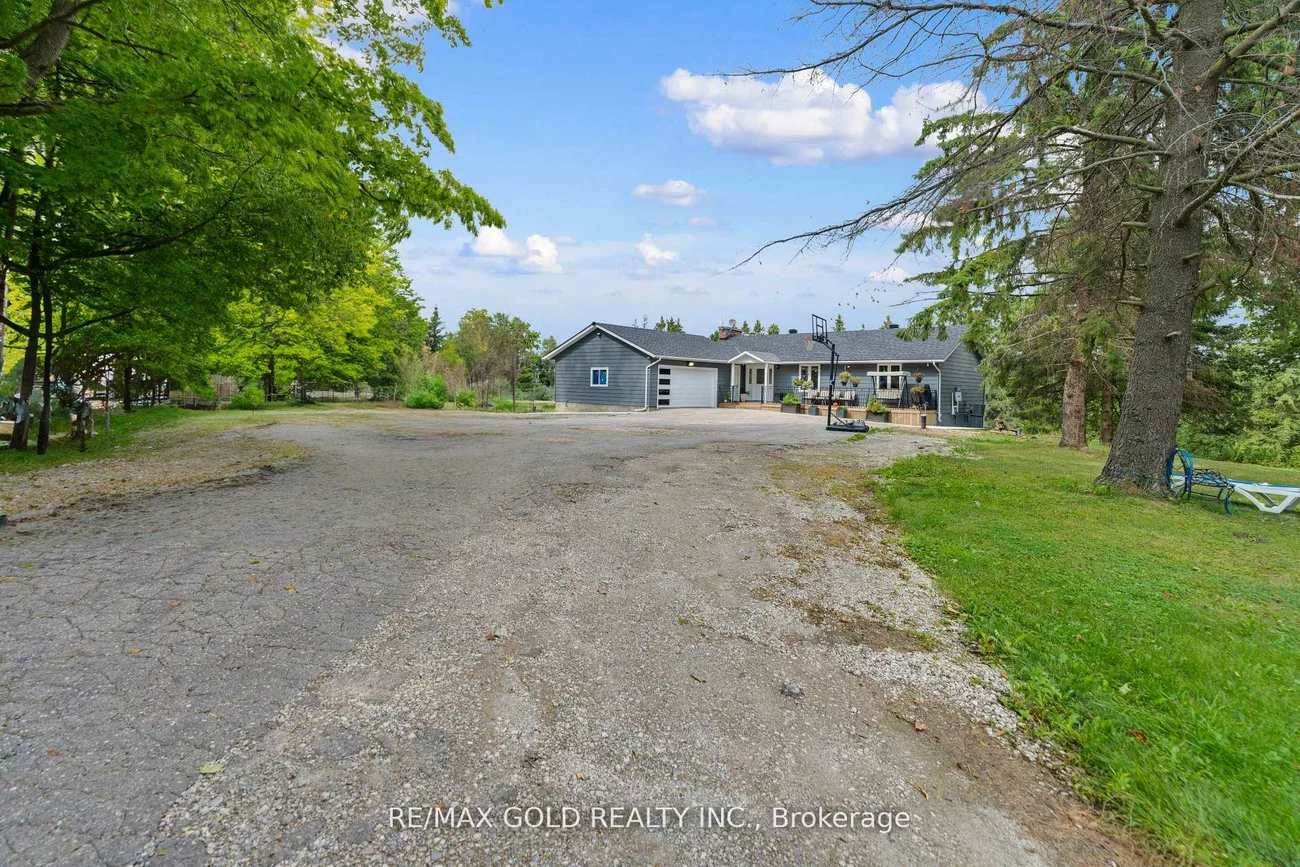 6820, 16th, Nobleton, King