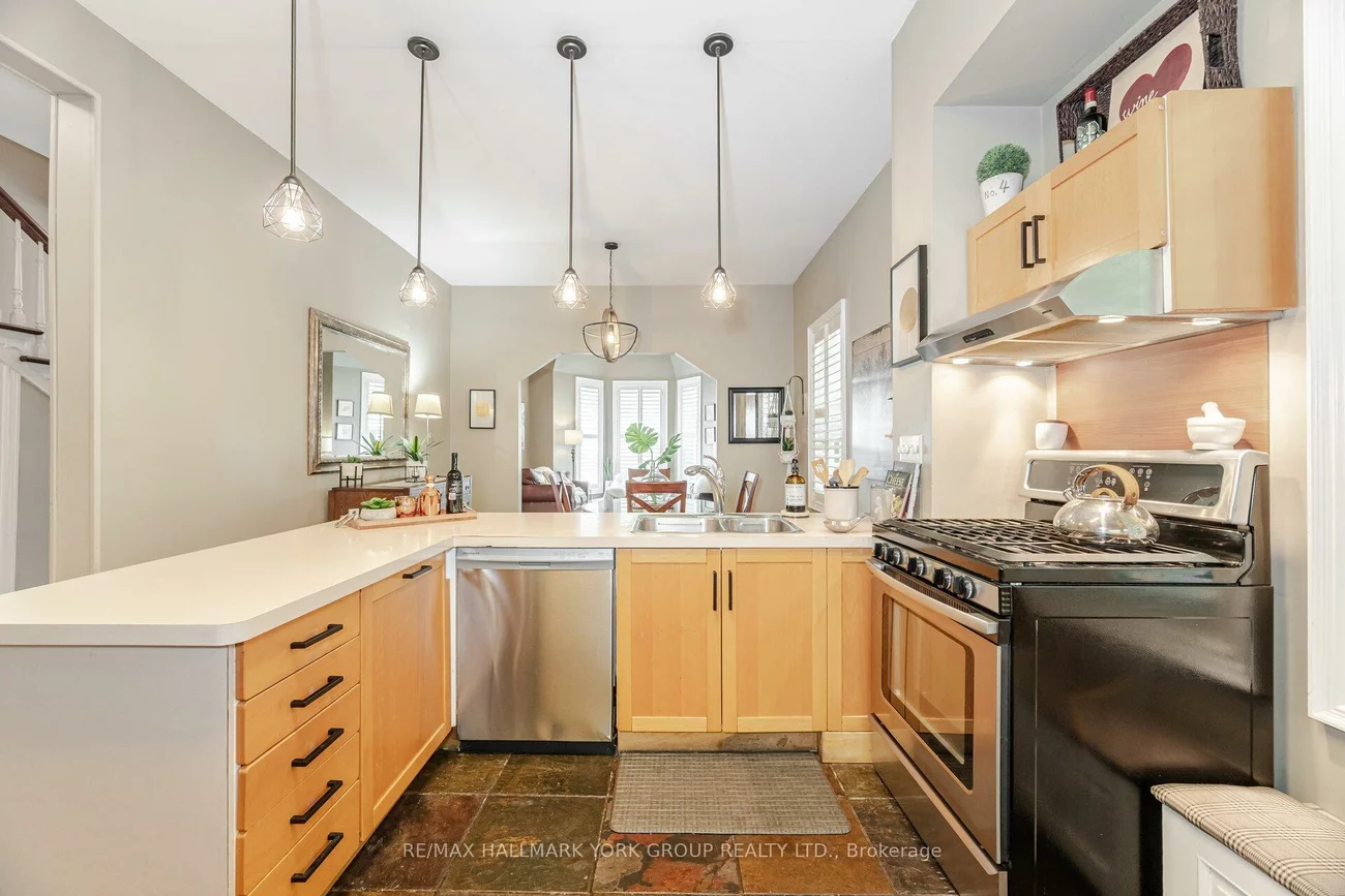 390, Main, Schomberg, King