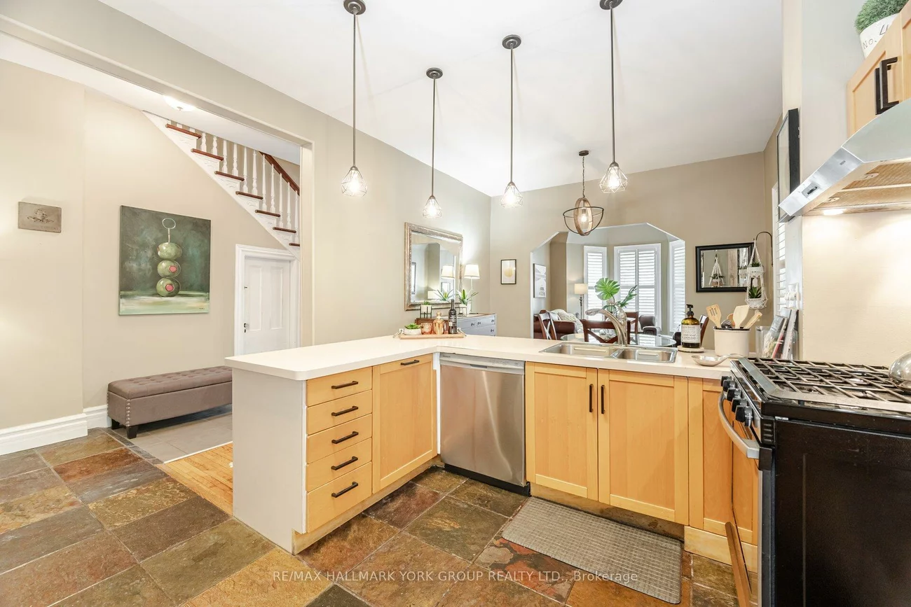 390, Main, Schomberg, King