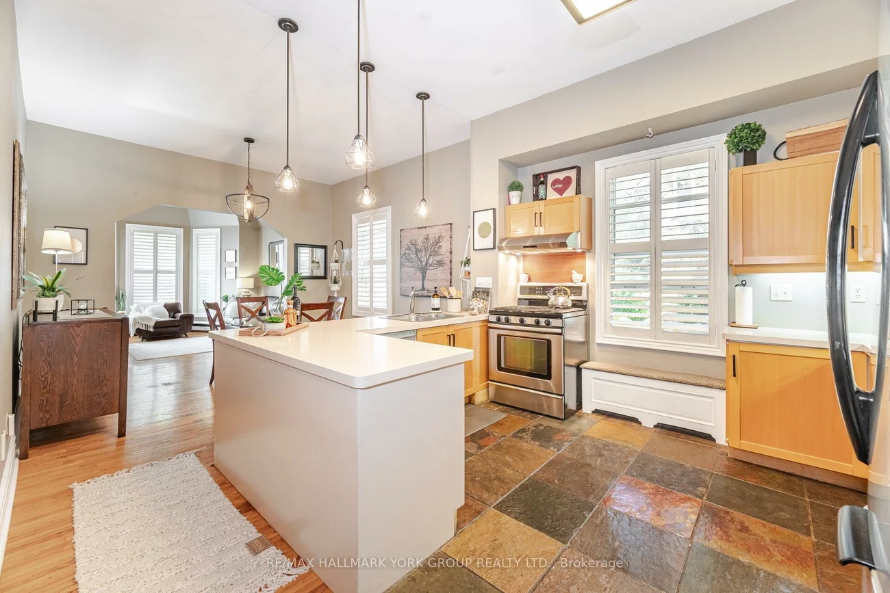 390, Main, Schomberg, King