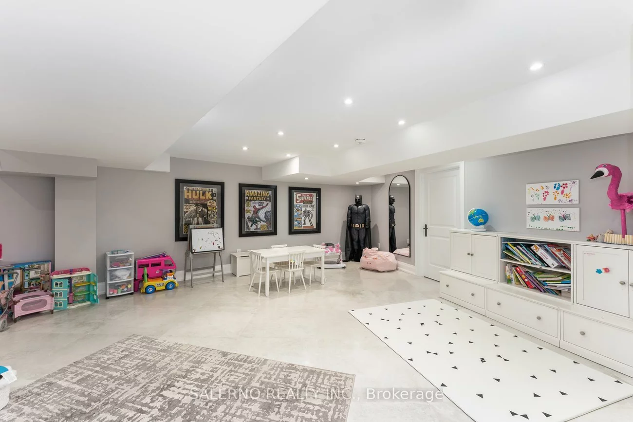 290, Kingscross, King City, King