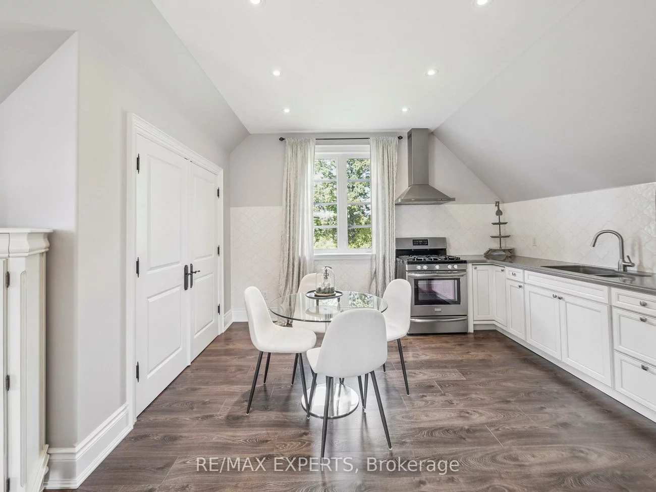 105, Eden Vale, Rural King, King