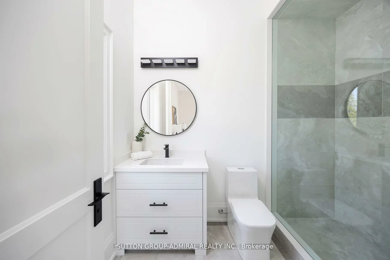 70, Elizabeth, Nobleton, King